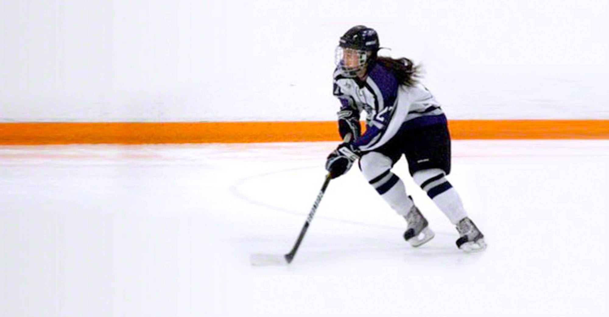 Erica Owczarczak: IQAir puts hockey player back on the ice